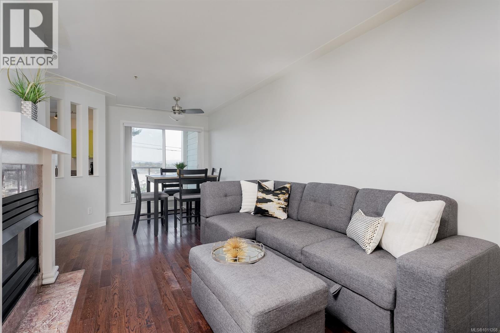 Photo 3 of 308 649 Bay St, Victoria BC