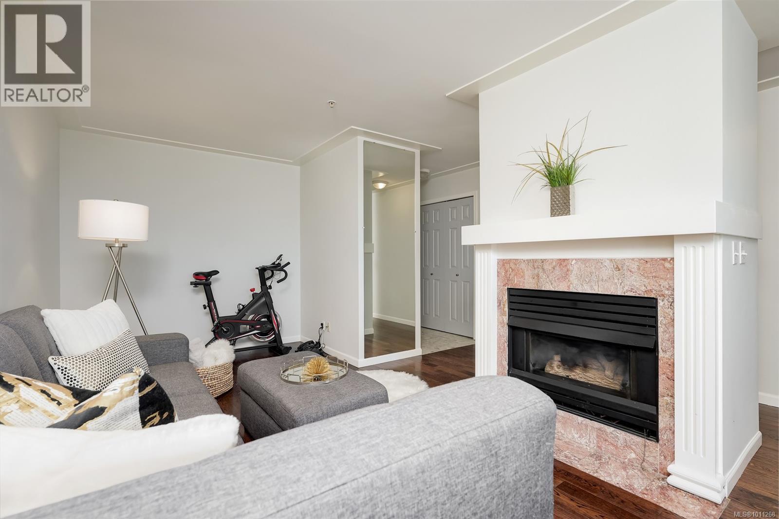 Photo 6 of 308 649 Bay St, Victoria BC