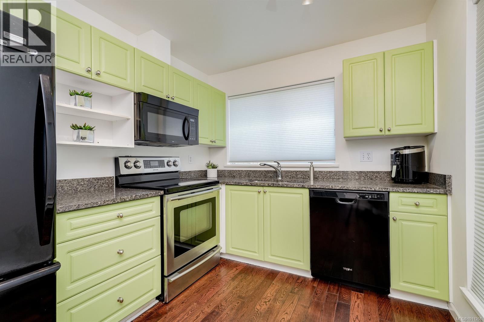Photo 9 of 308 649 Bay St, Victoria BC