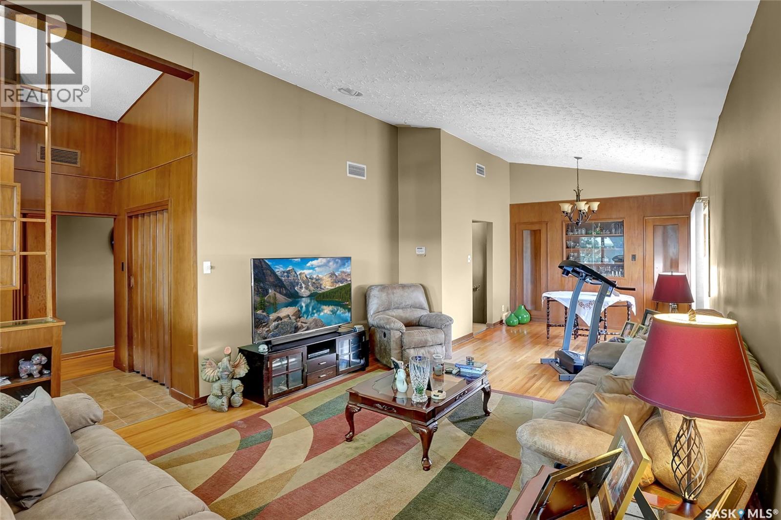 Photo 4 of 3212 Larche Crescent, Regina SK