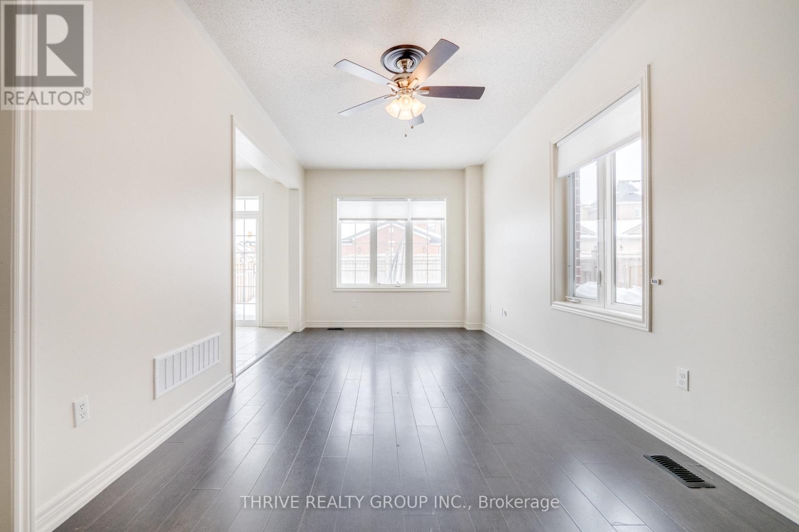 Photo 12 of 5504 Meadowcrest Avenue, Mississauga ON