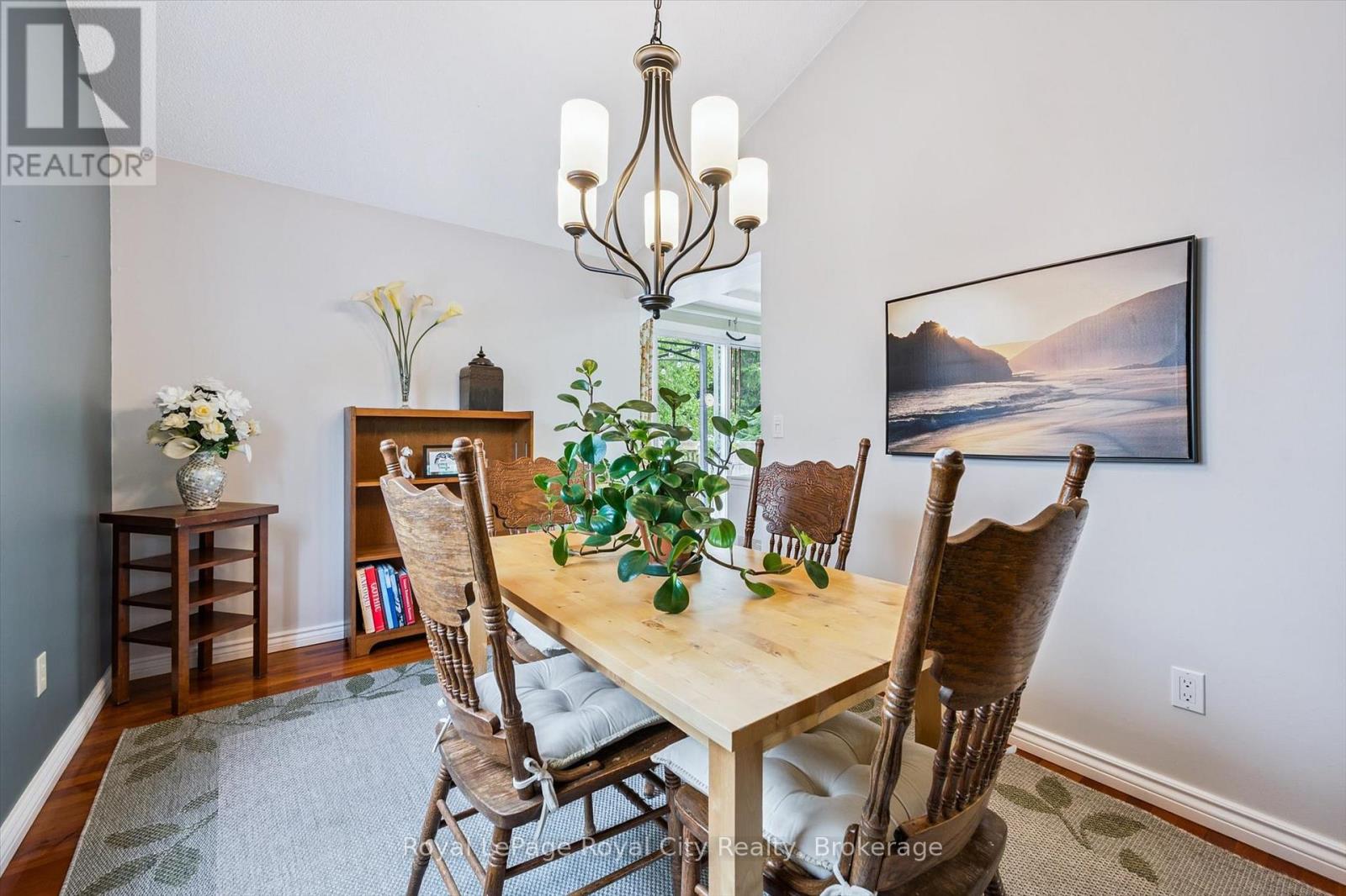 Photo 3 of 9 Dunhill Crescent, Guelph ON