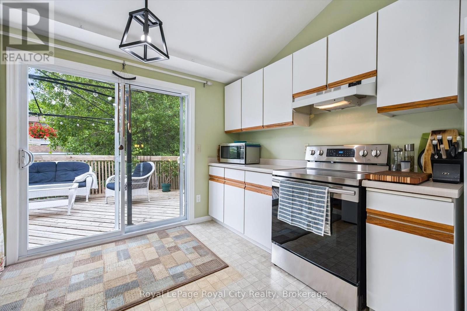 Photo 2 of 9 Dunhill Crescent, Guelph ON