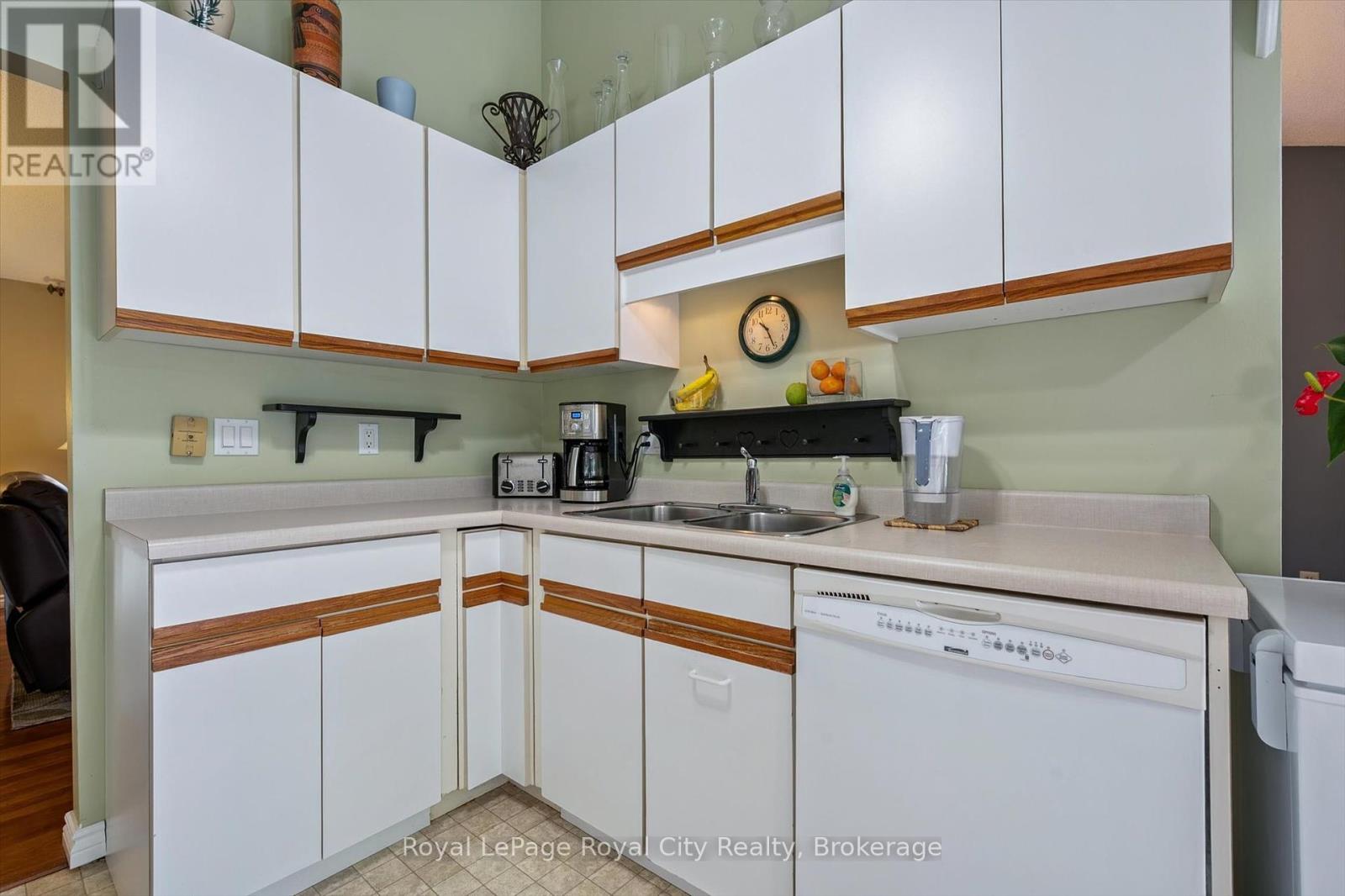 Photo 9 of 9 Dunhill Crescent, Guelph ON