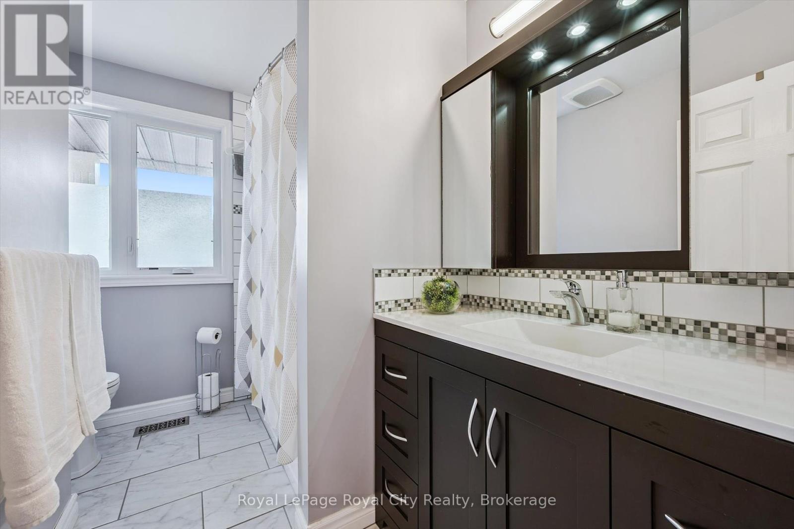 Photo 12 of 9 Dunhill Crescent, Guelph ON