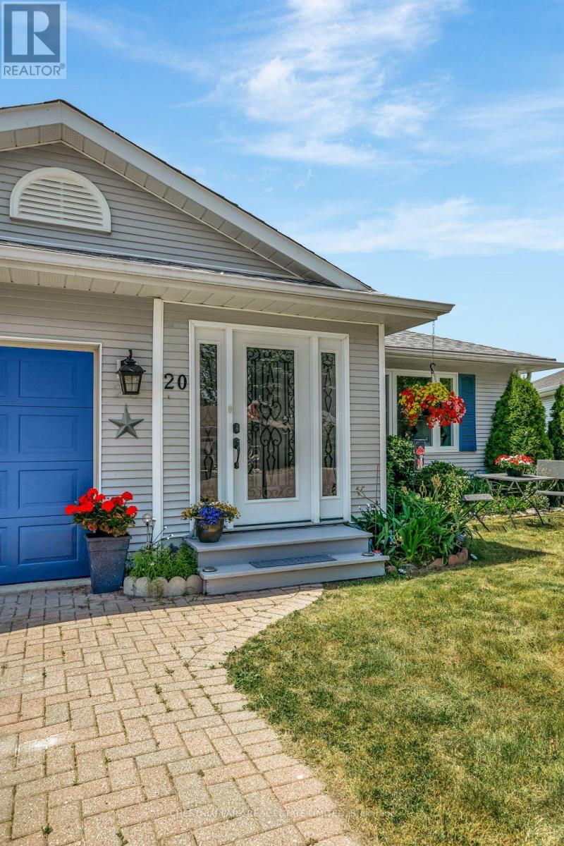 Photo 4 of 20 Monroe Court, Prince Edward County ON