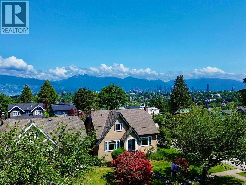 Photo 1 of 2805 W 30th Avenue, Vancouver BC