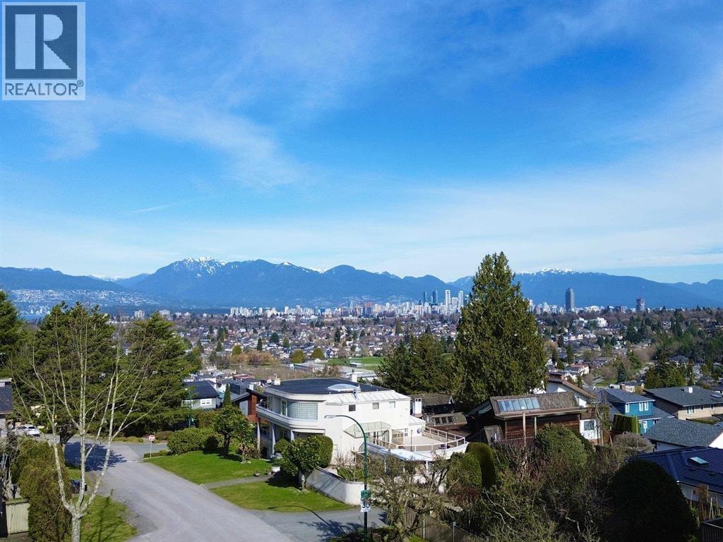 Photo 12 of 2805 W 30th Avenue, Vancouver BC