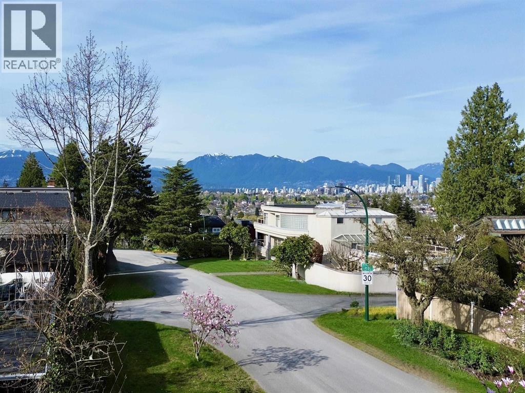 Photo 8 of 2805 W 30th Avenue, Vancouver BC