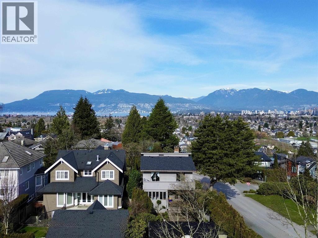 Photo 7 of 2805 W 30th Avenue, Vancouver BC