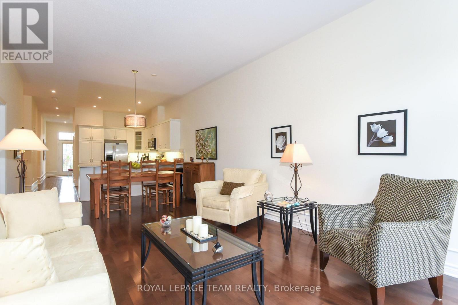 Photo 13 of 181 Oxford Street W, North Grenville ON