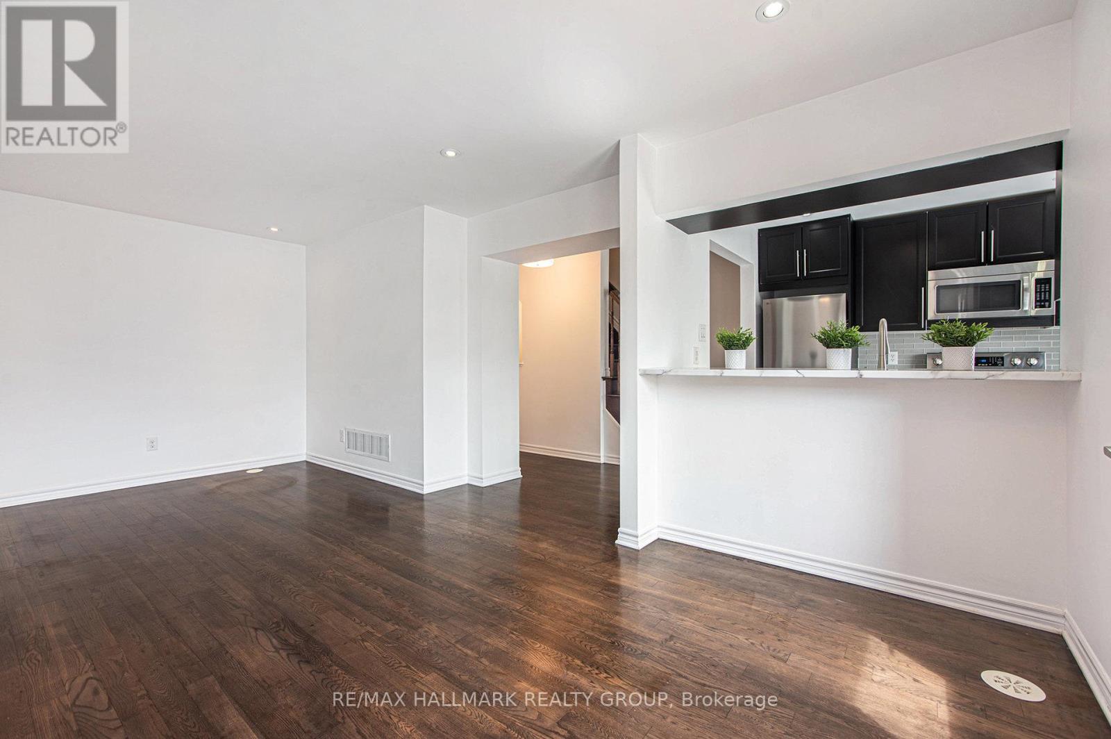 Photo 37 of 2427 Nutgrove Avenue, Ottawa ON