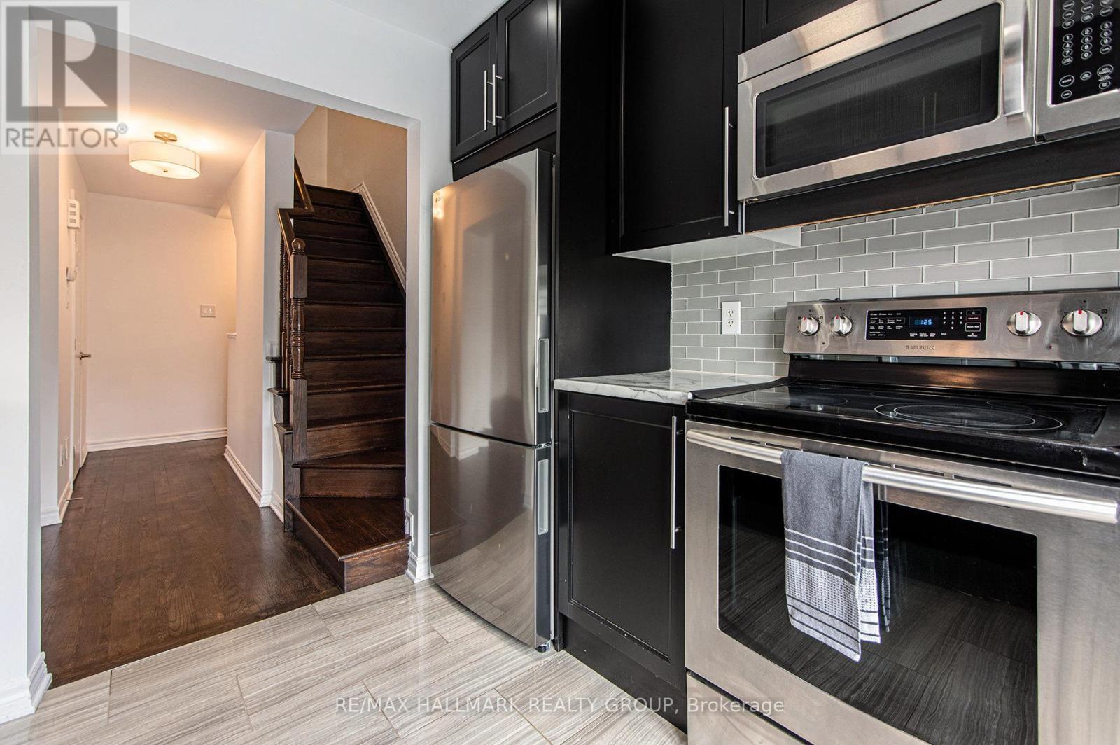 Photo 39 of 2427 Nutgrove Avenue, Ottawa ON