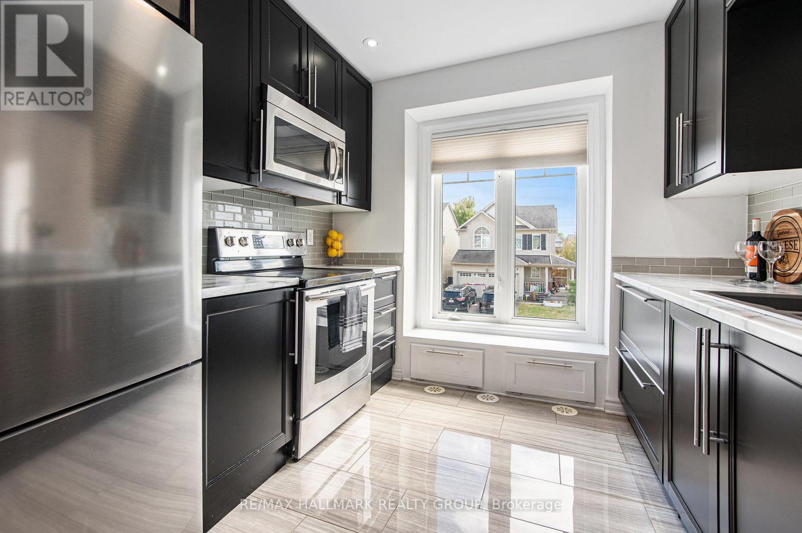 Photo 16 of 2427 Nutgrove Avenue, Ottawa ON