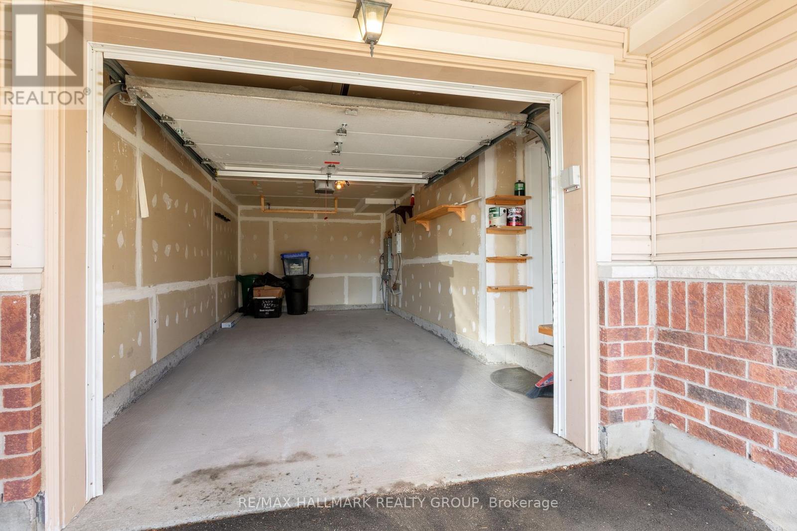 Photo 24 of 2427 Nutgrove Avenue, Ottawa ON