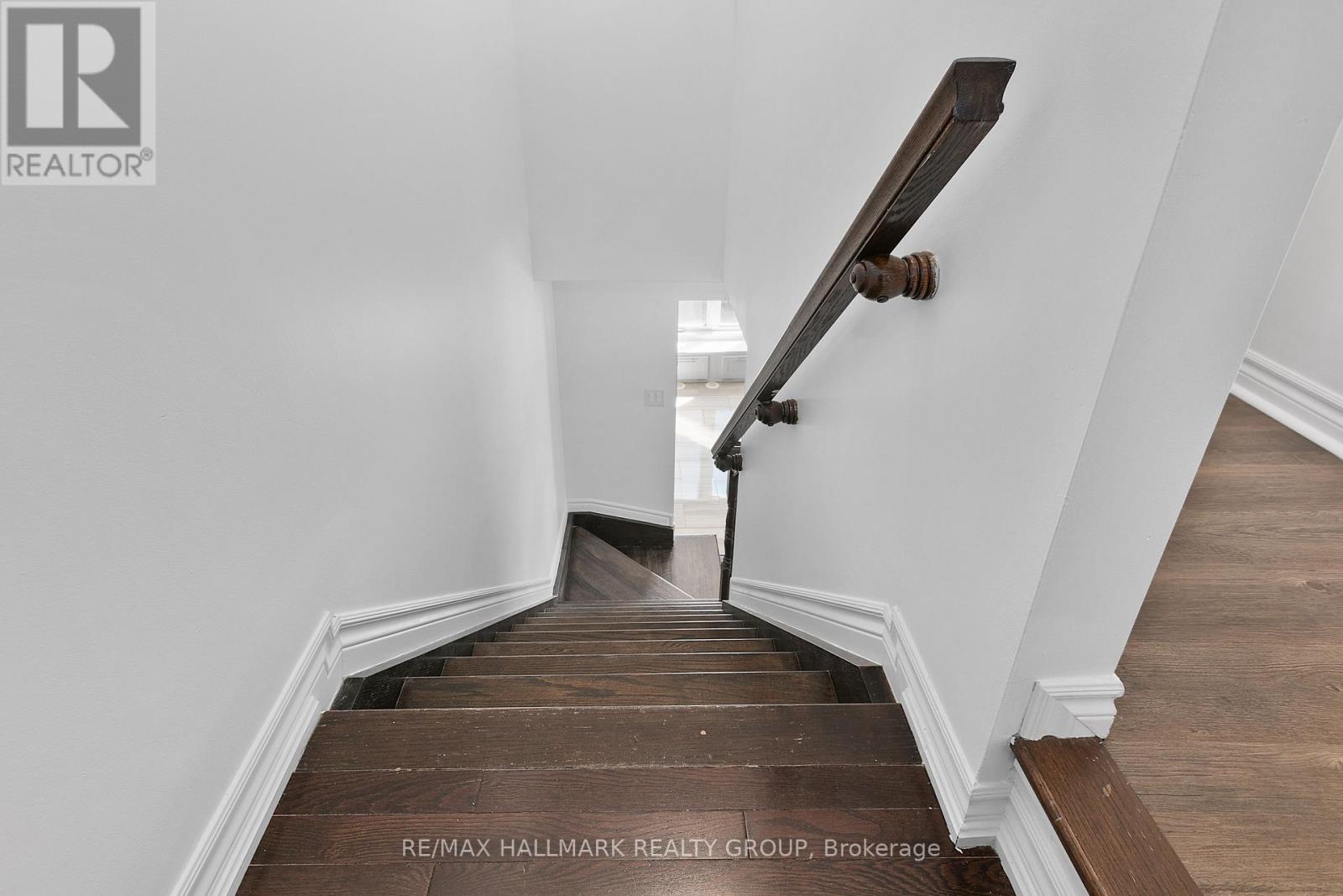 Photo 23 of 2427 Nutgrove Avenue, Ottawa ON