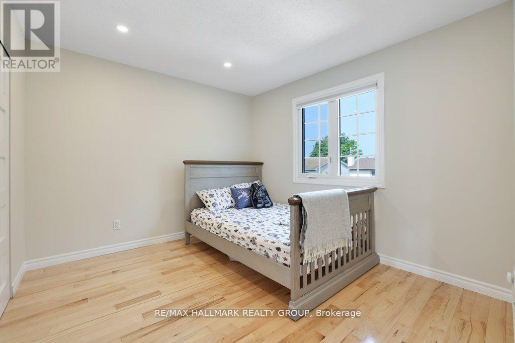 Photo 13 of 36 Drainie Drive, Ottawa ON