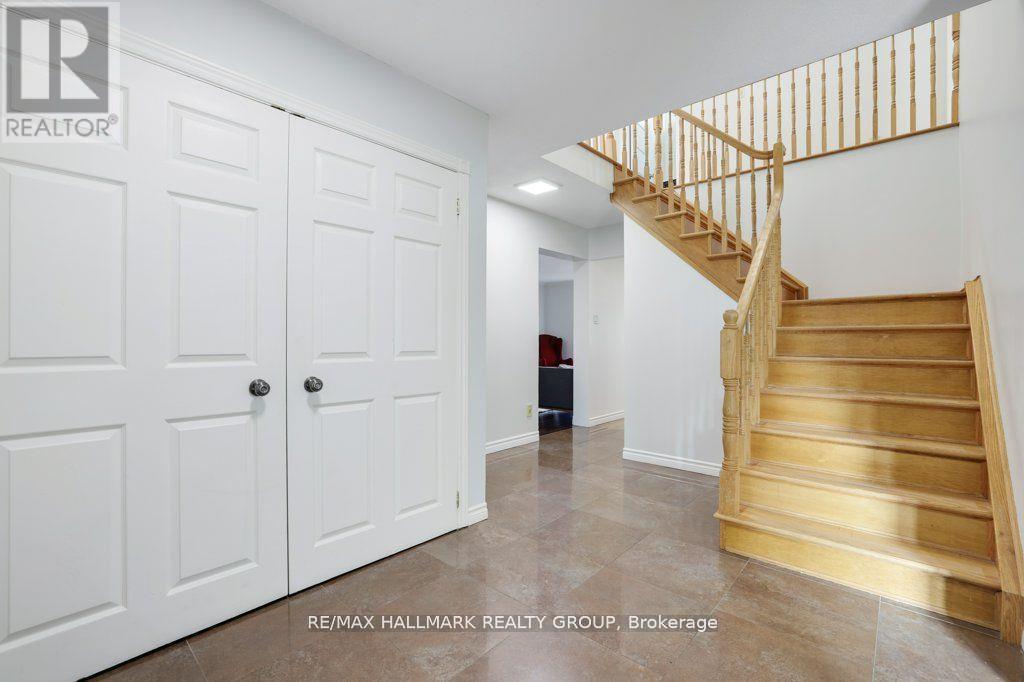 Photo 4 of 36 Drainie Drive, Ottawa ON