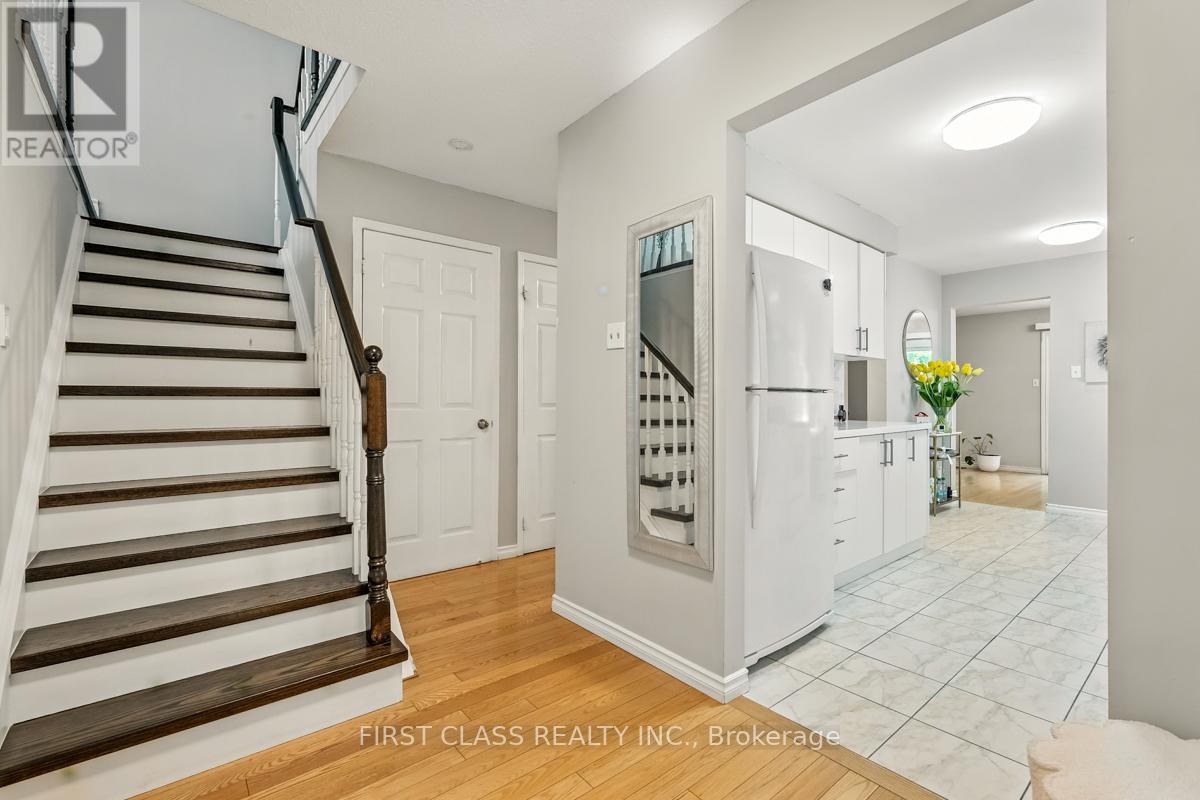 Photo 25 of 5053 Rundle Crescent, Mississauga ON