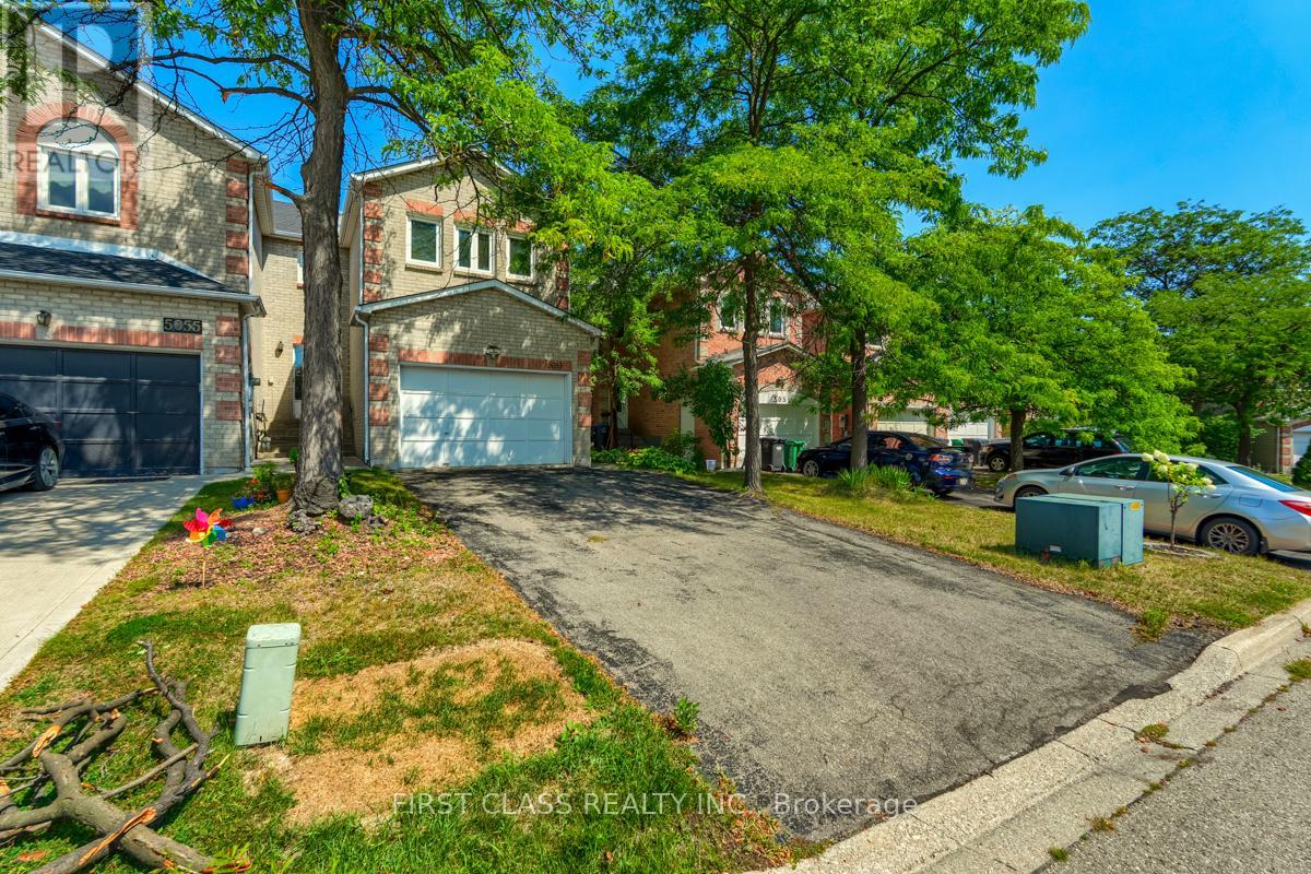 Photo 22 of 5053 Rundle Crescent, Mississauga ON
