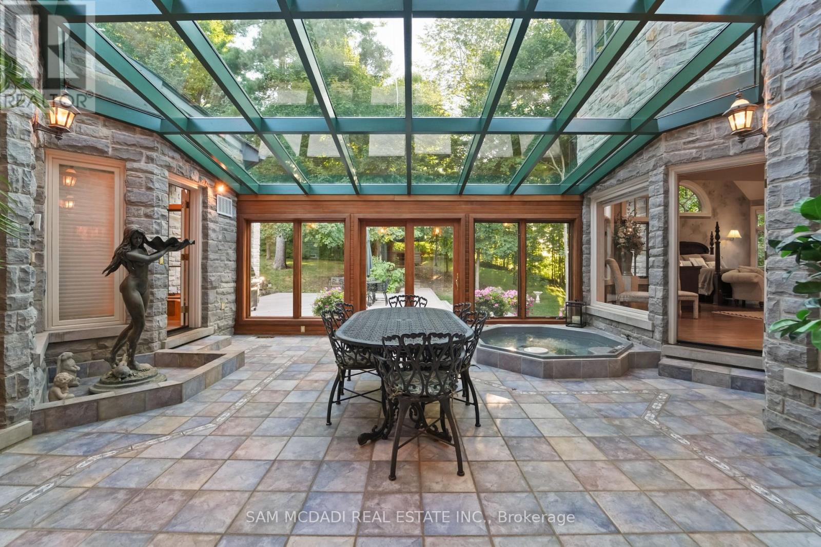 Photo 13 of 10140 Pineview Trail, Milton ON