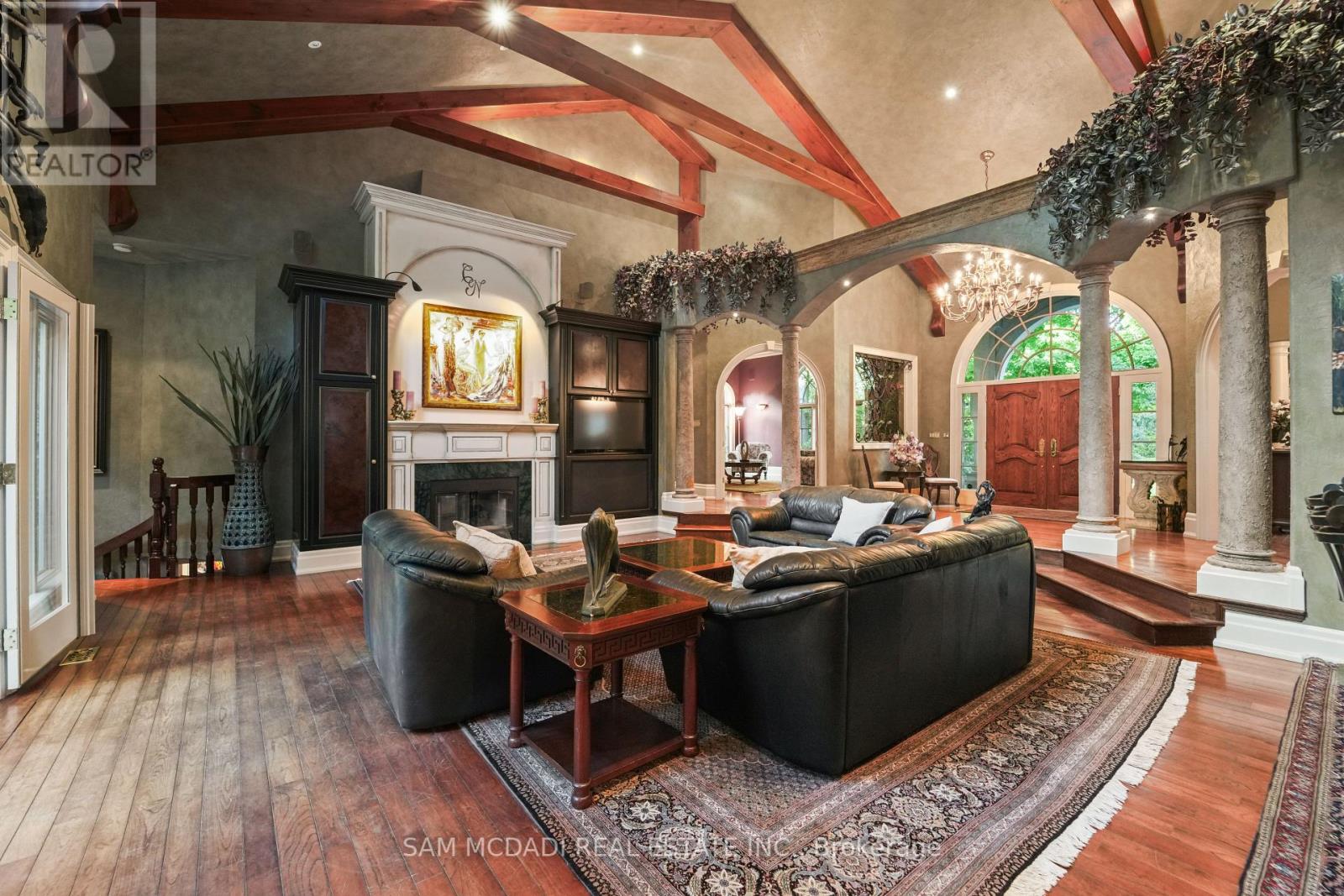 Photo 7 of 10140 Pineview Trail, Milton ON