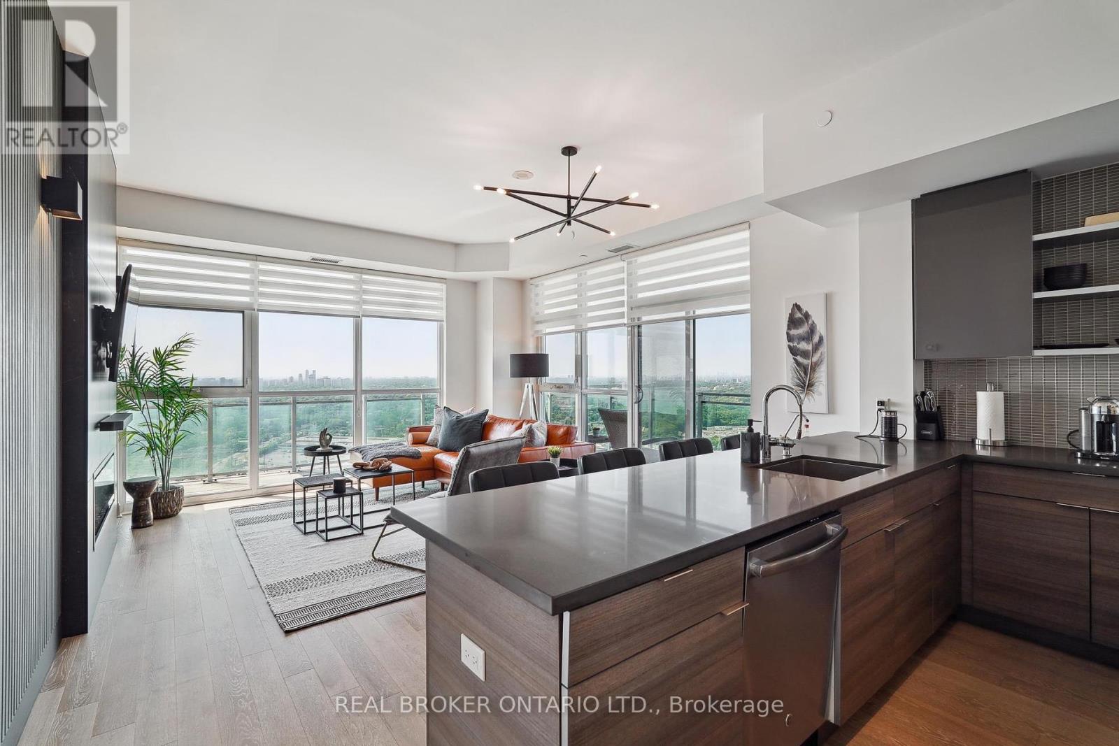 Photo 15 of 3704 33 Shore Breeze Drive, Toronto ON