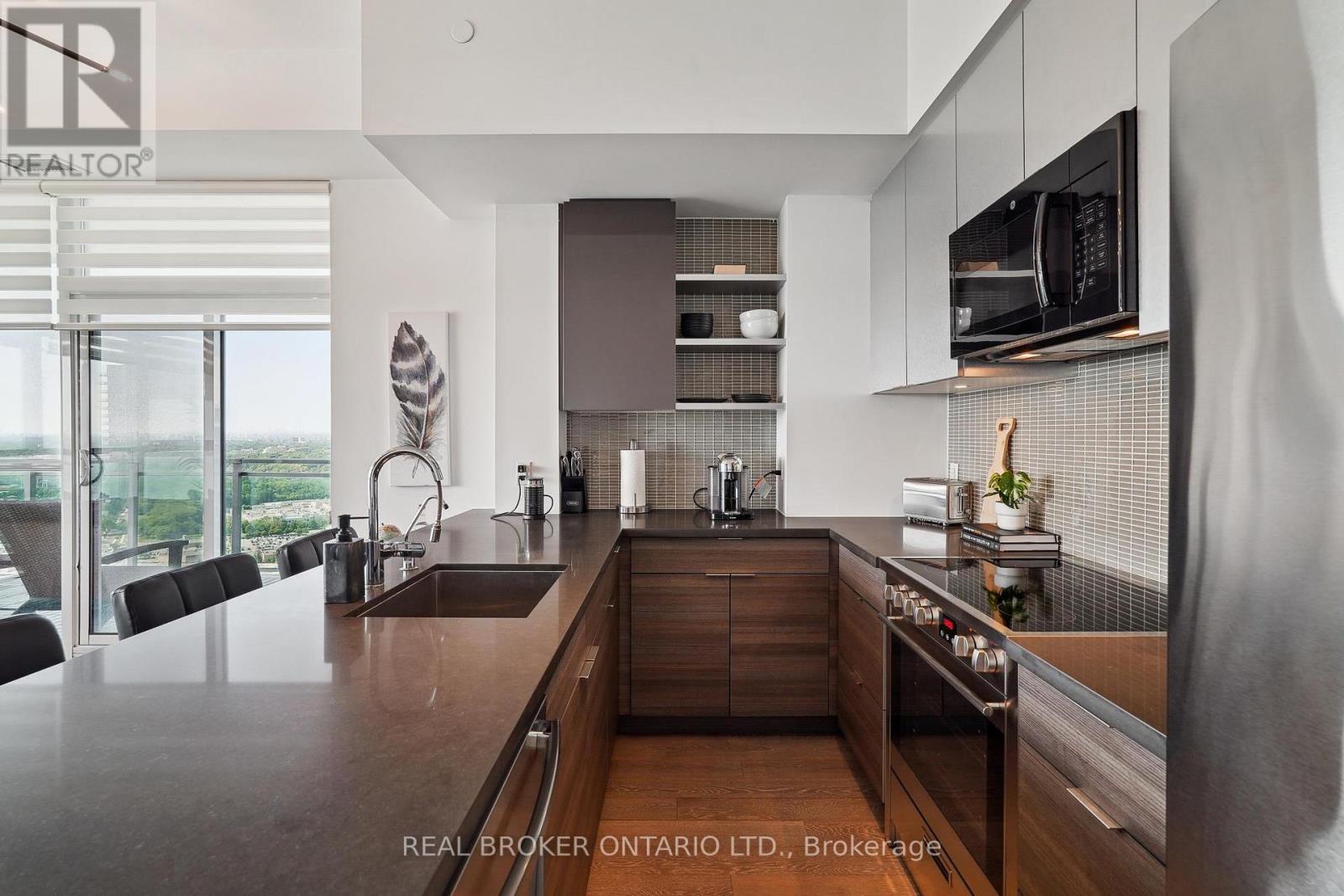 Photo 24 of 3704 33 Shore Breeze Drive, Toronto ON