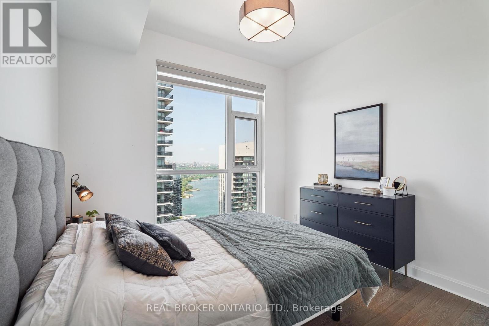 Photo 13 of 3704 33 Shore Breeze Drive, Toronto ON