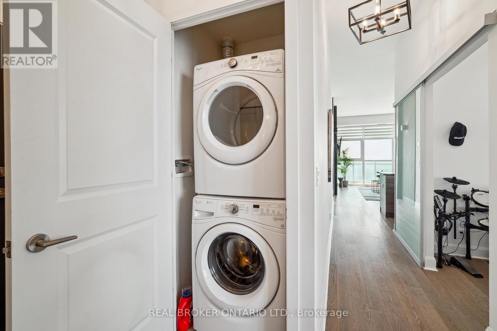 Photo 26 of 3704 33 Shore Breeze Drive, Toronto ON