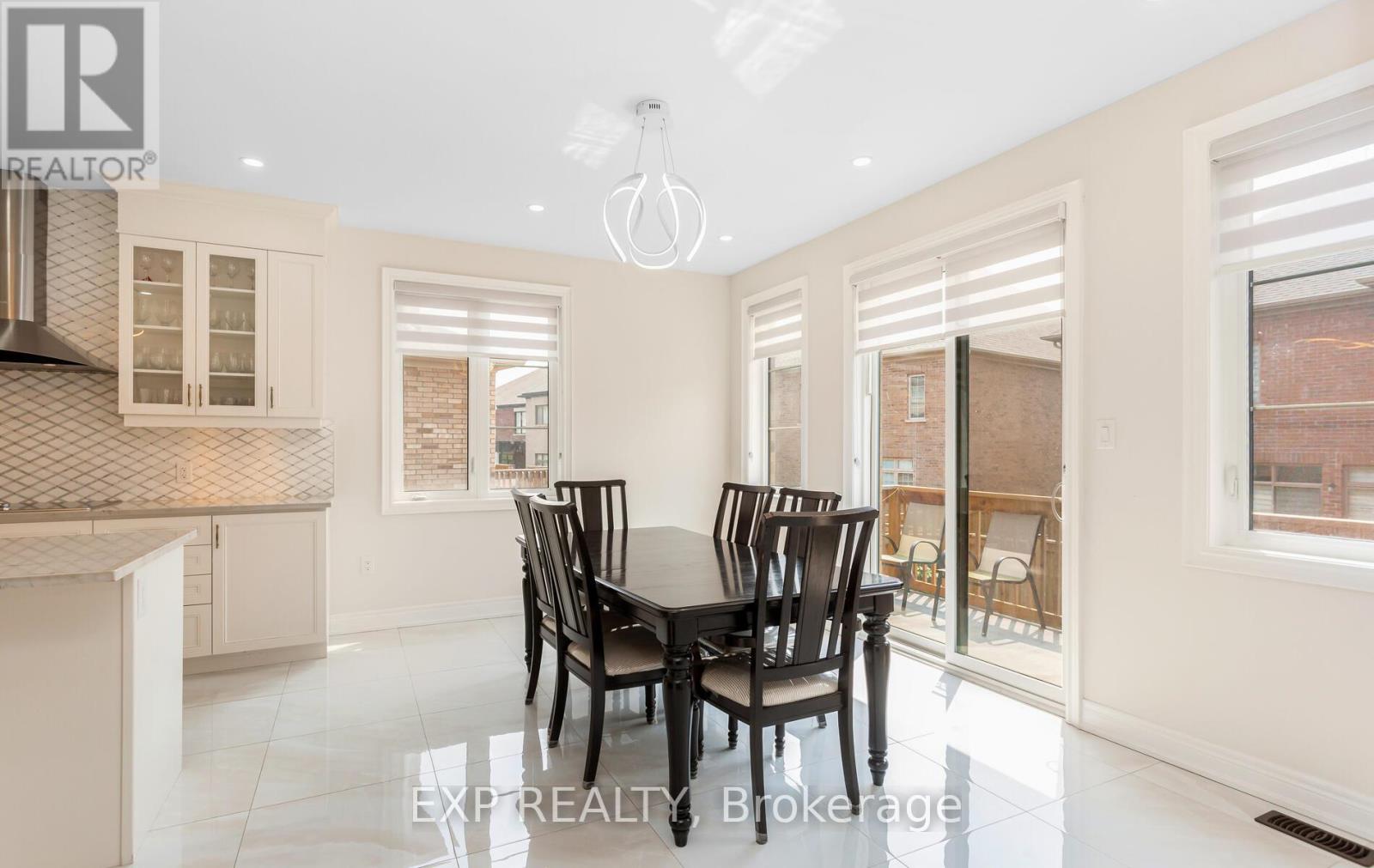 Photo 11 of 40 Frost Street, Brampton ON