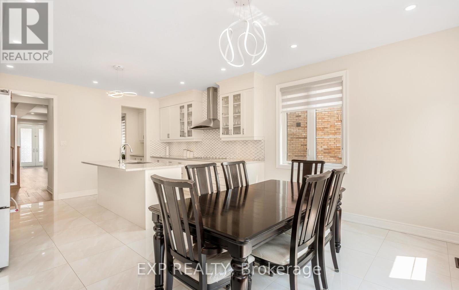 Photo 12 of 40 Frost Street, Brampton ON