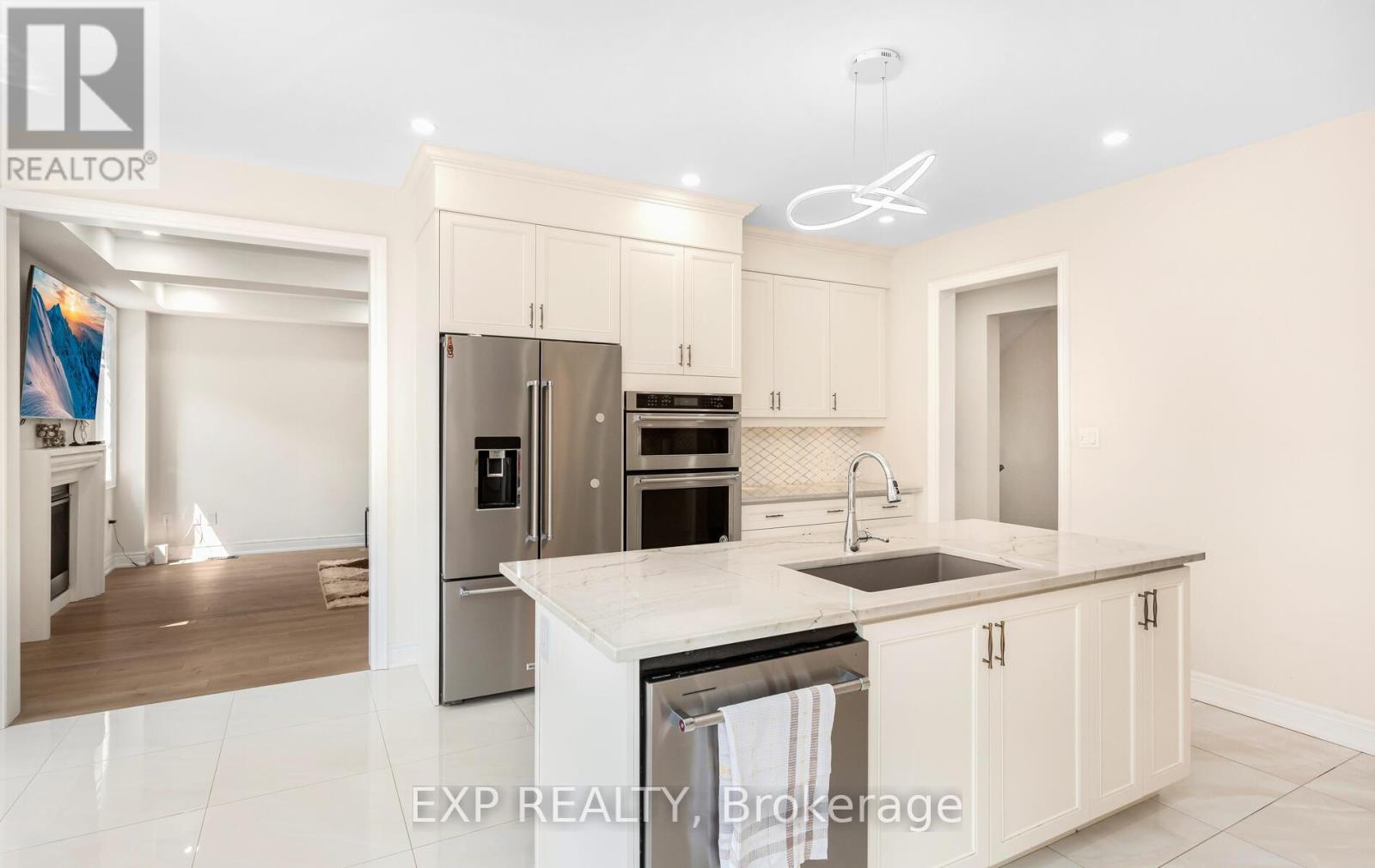 Photo 15 of 40 Frost Street, Brampton ON