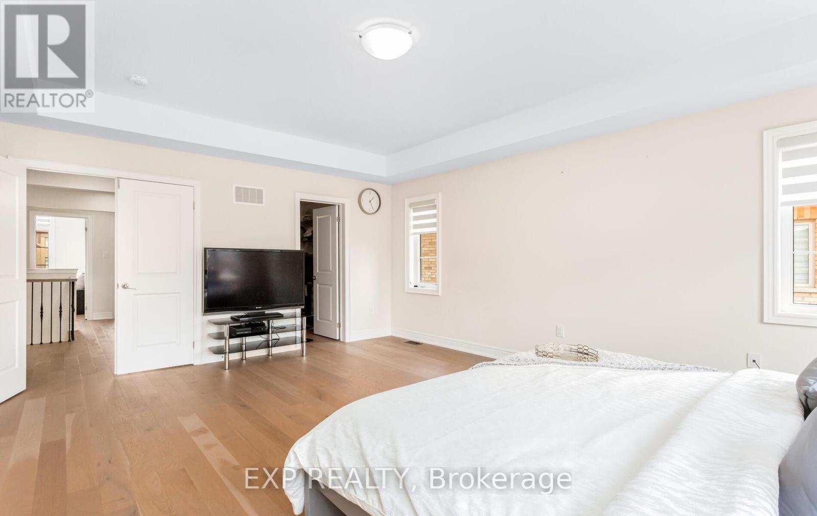 Photo 21 of 40 Frost Street, Brampton ON