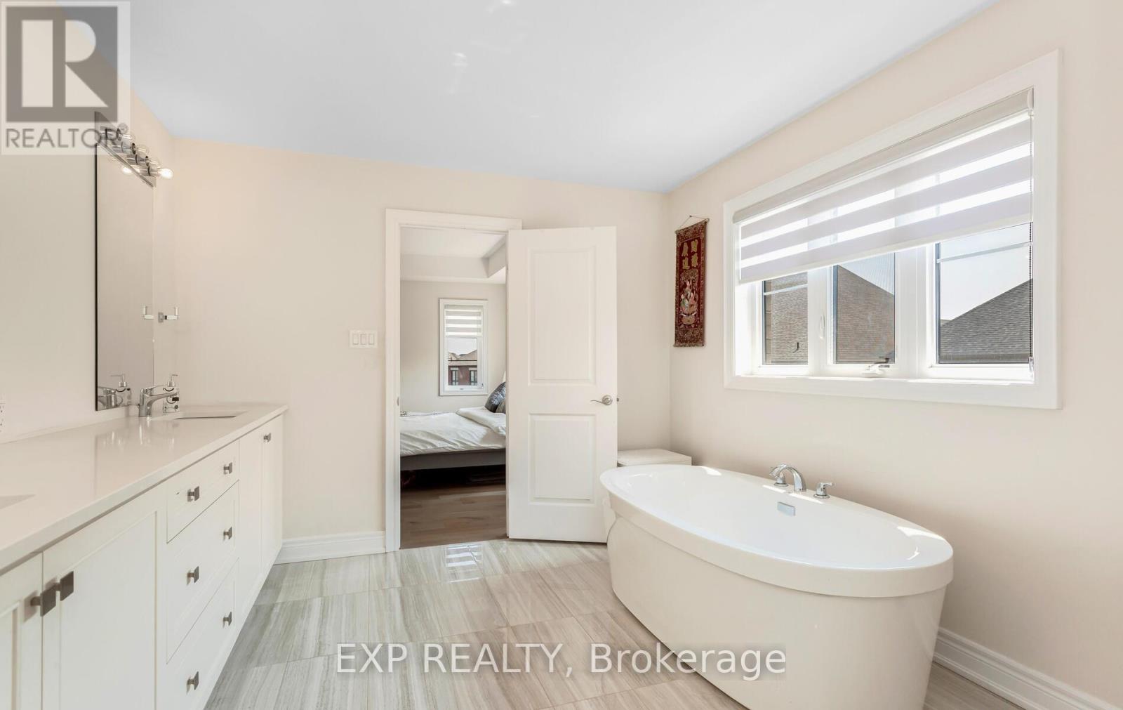 Photo 24 of 40 Frost Street, Brampton ON