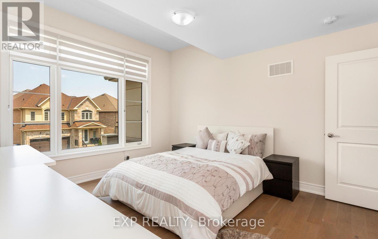 Photo 29 of 40 Frost Street, Brampton ON