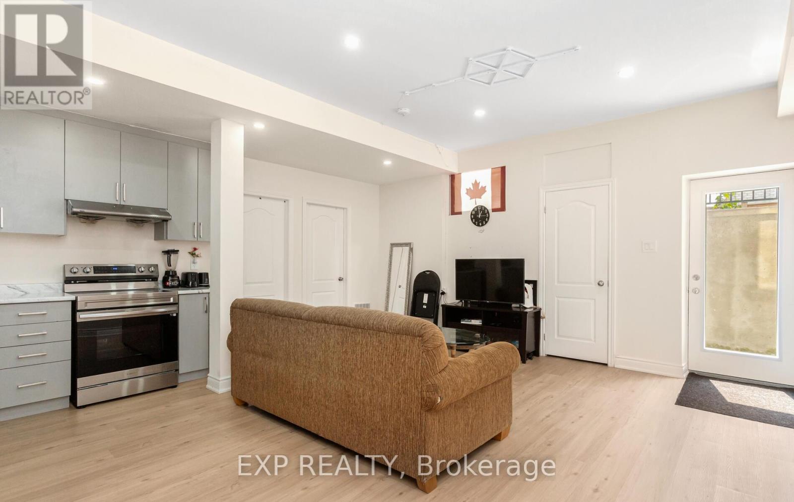 Photo 38 of 40 Frost Street, Brampton ON