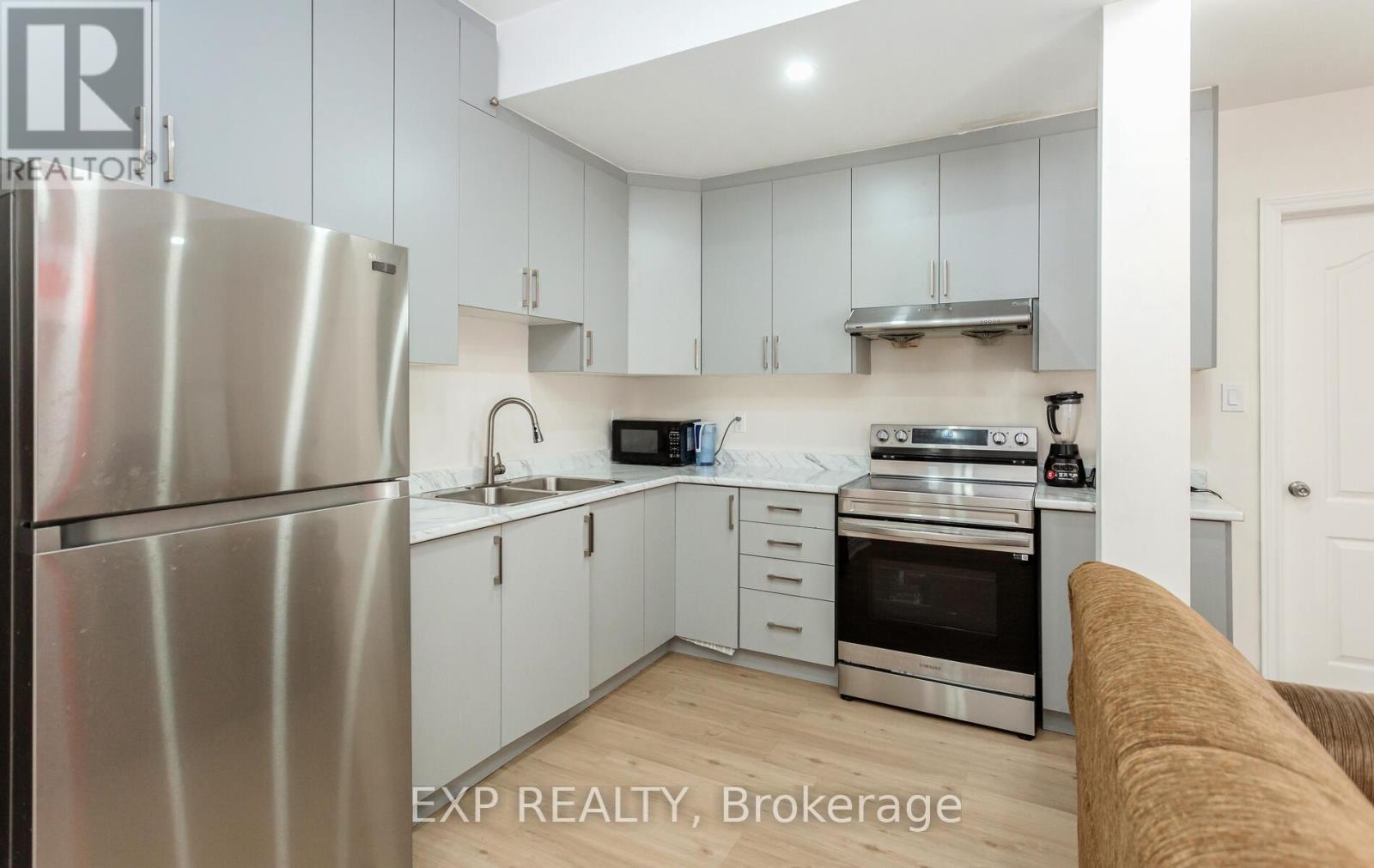 Photo 39 of 40 Frost Street, Brampton ON