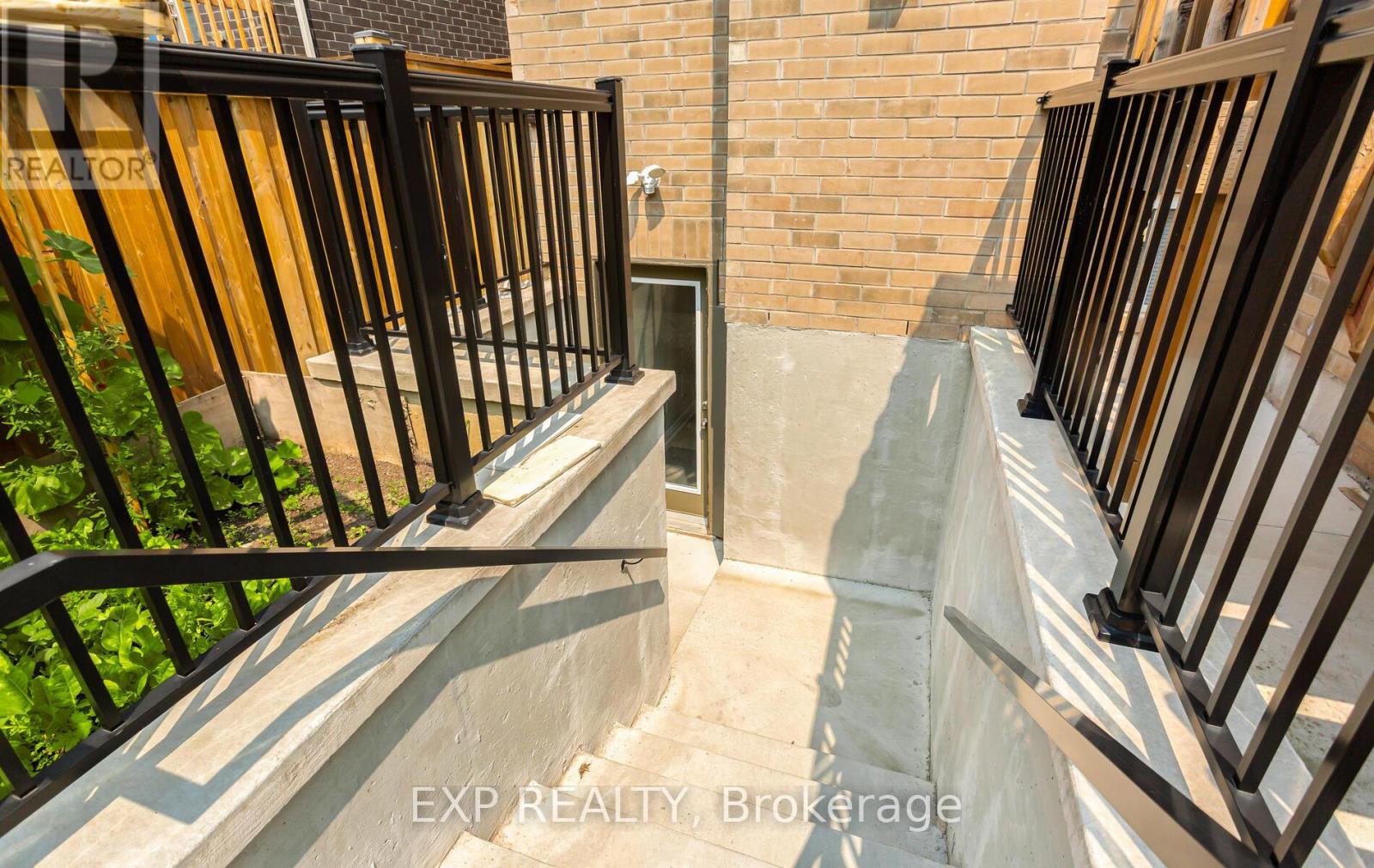 Photo 49 of 40 Frost Street, Brampton ON