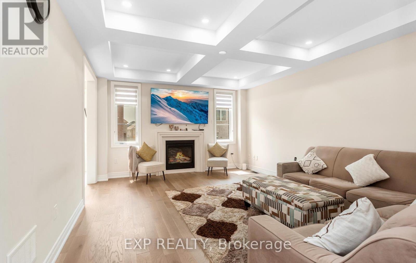 Photo 6 of 40 Frost Street, Brampton ON