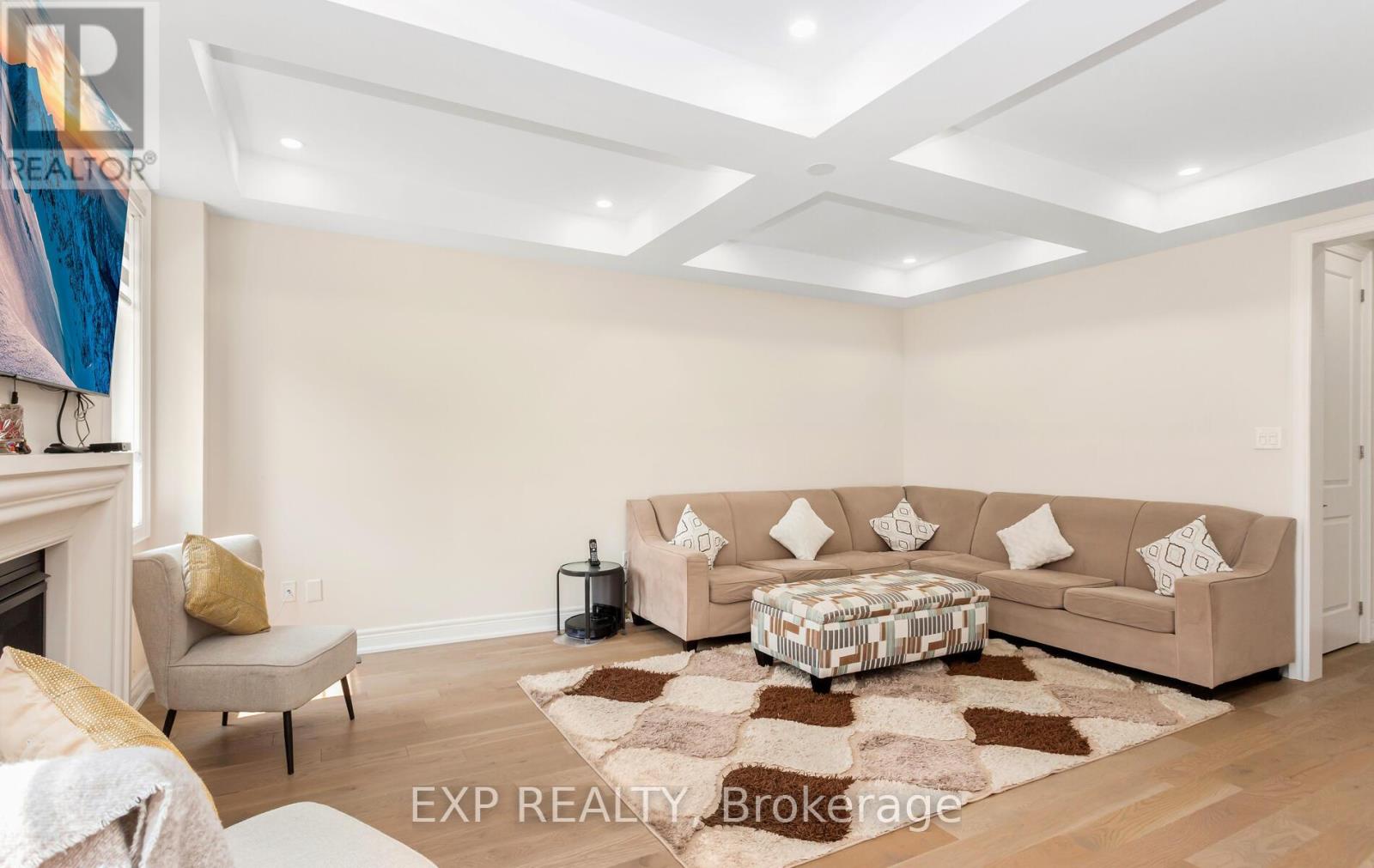 Photo 7 of 40 Frost Street, Brampton ON