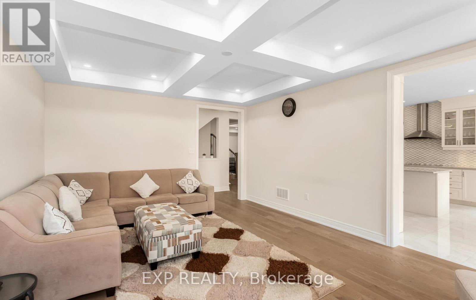 Photo 8 of 40 Frost Street, Brampton ON
