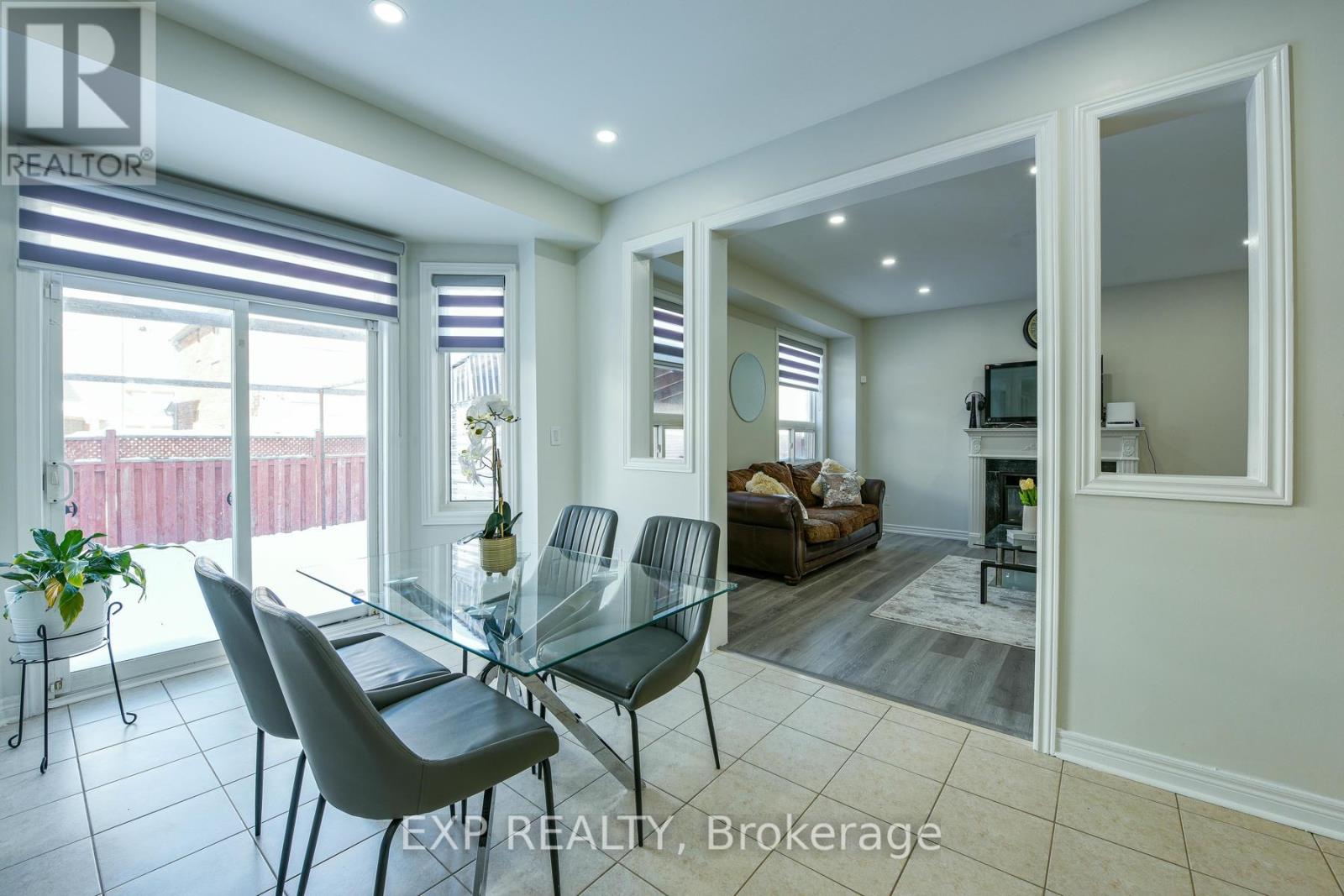 Photo 11 of 50 Northface Crescent, Brampton ON