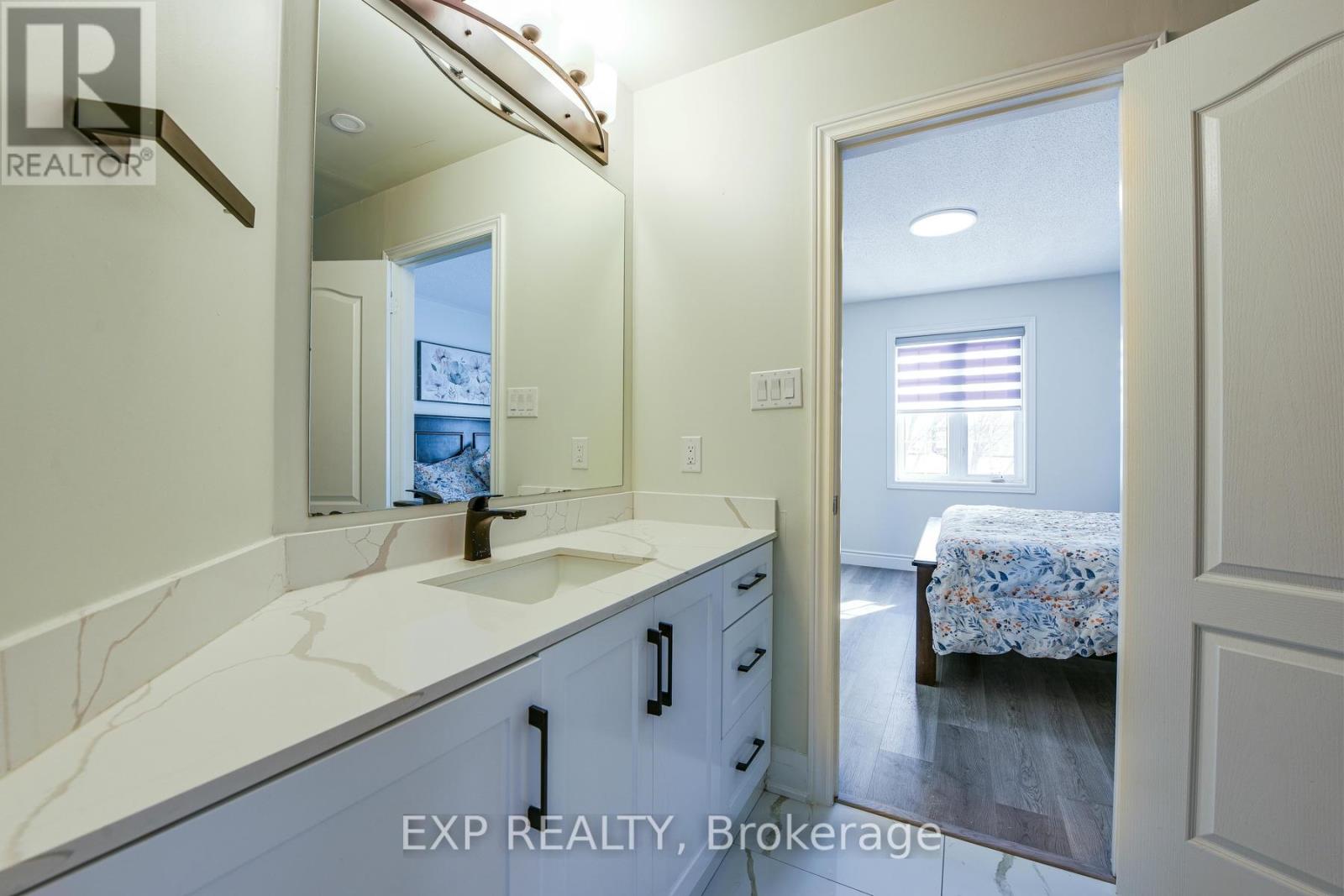 Photo 31 of 50 Northface Crescent, Brampton ON