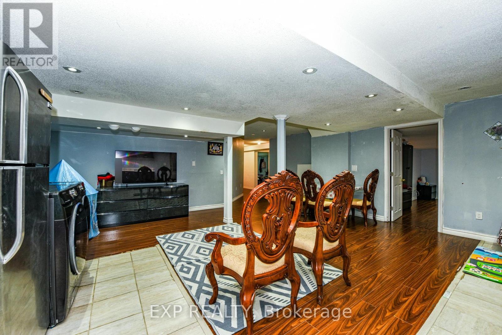 Photo 35 of 50 Northface Crescent, Brampton ON