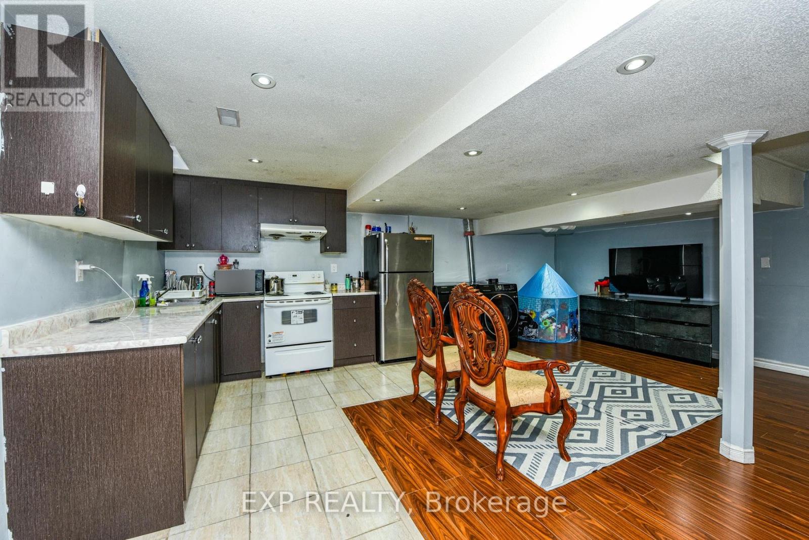 Photo 36 of 50 Northface Crescent, Brampton ON
