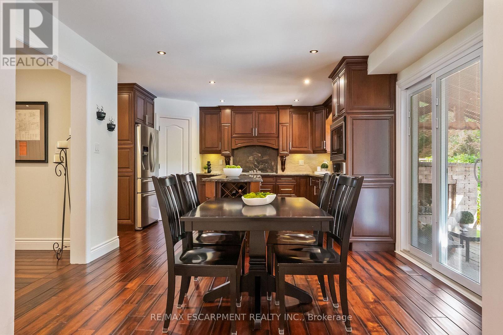 Photo 18 of 2421 Susquehanna Court, Oakville ON