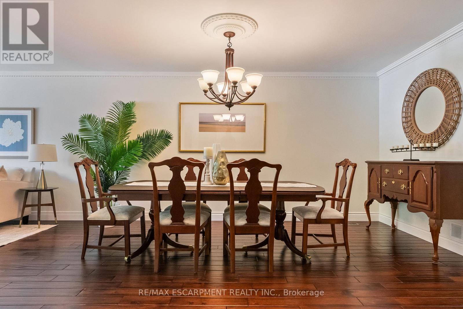 Photo 9 of 2421 Susquehanna Court, Oakville ON