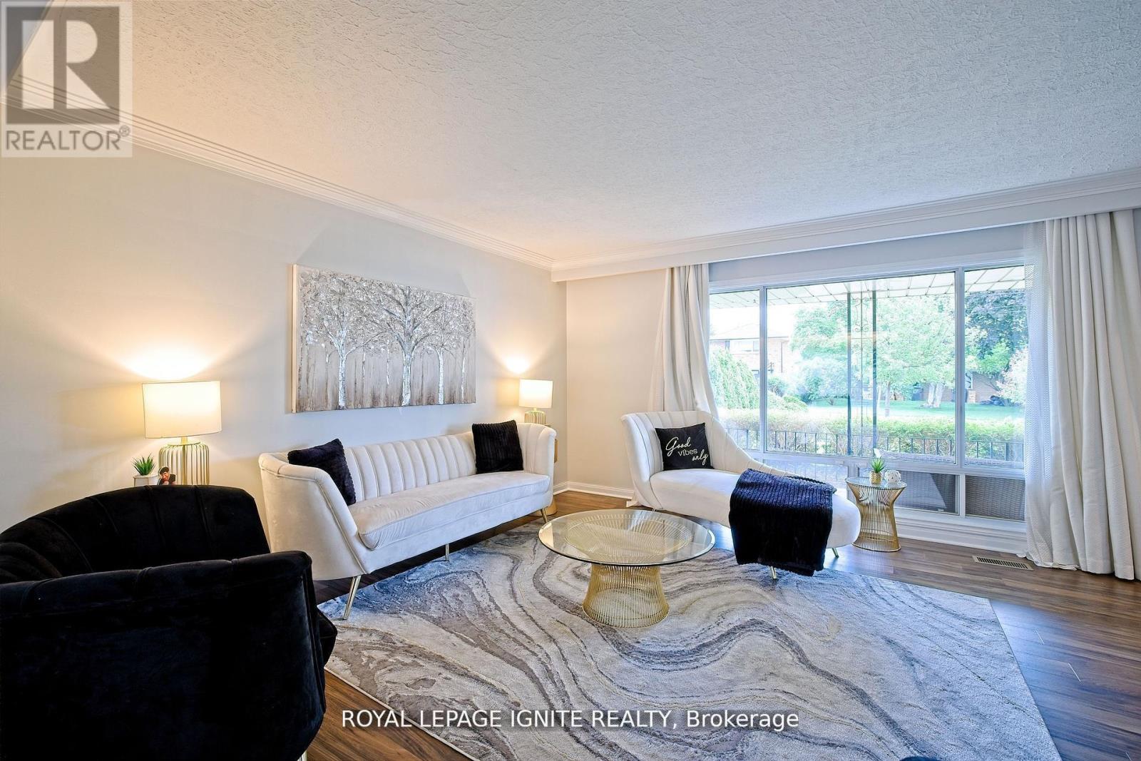 Photo 7 of 2092 Sava Crescent, Mississauga ON