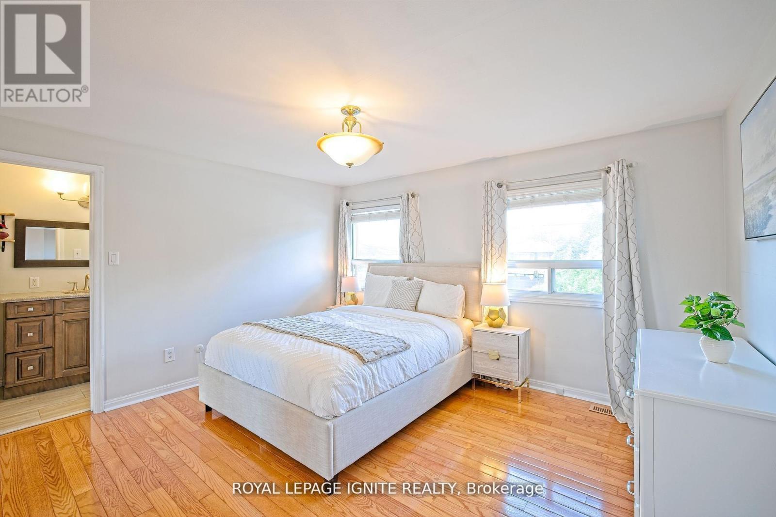 Photo 1 of 2092 Sava Crescent, Mississauga ON